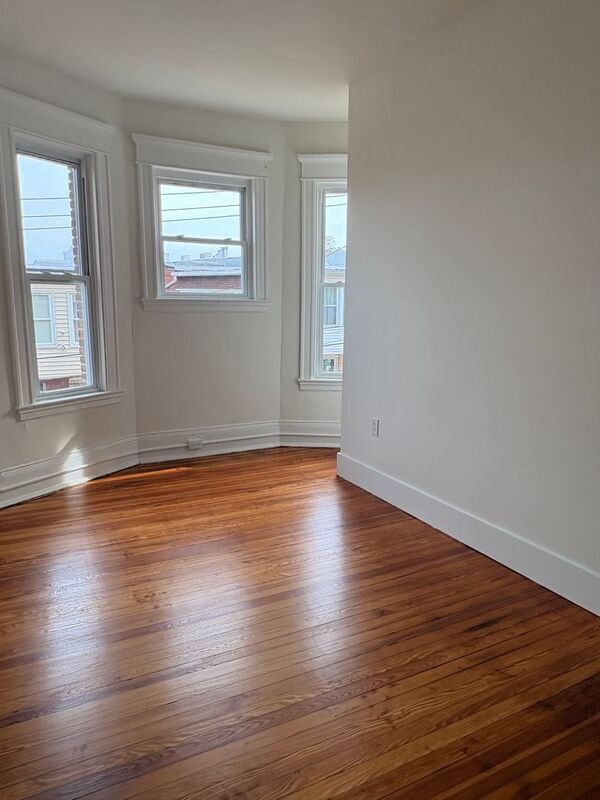 Building Photo - 300 E 30th St