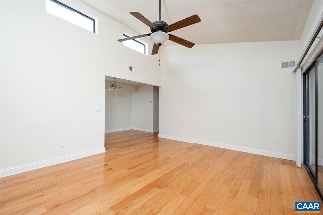 Building Photo - 127 Turtle Creek Rd