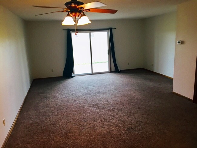 Building Photo - 17450 Fairway Dr