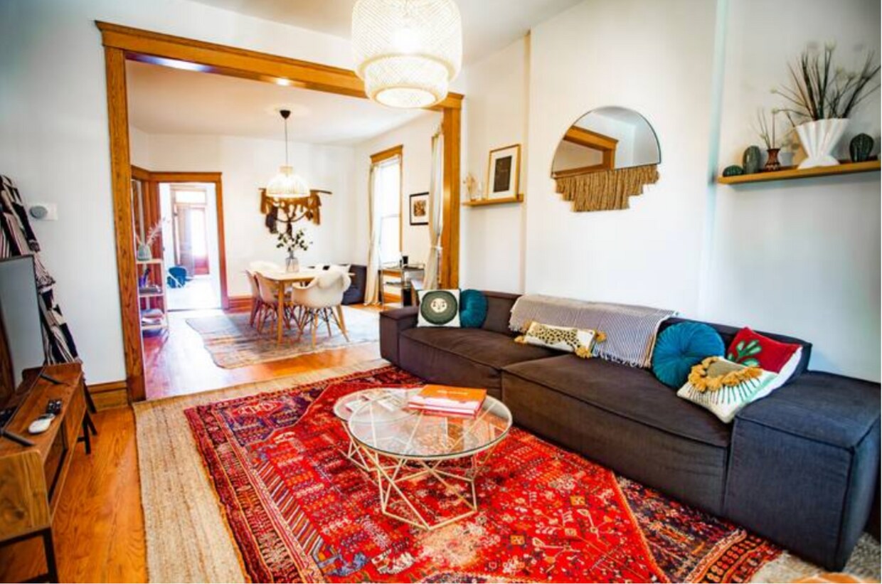 Foto principal - 2637 N Francisco Ave