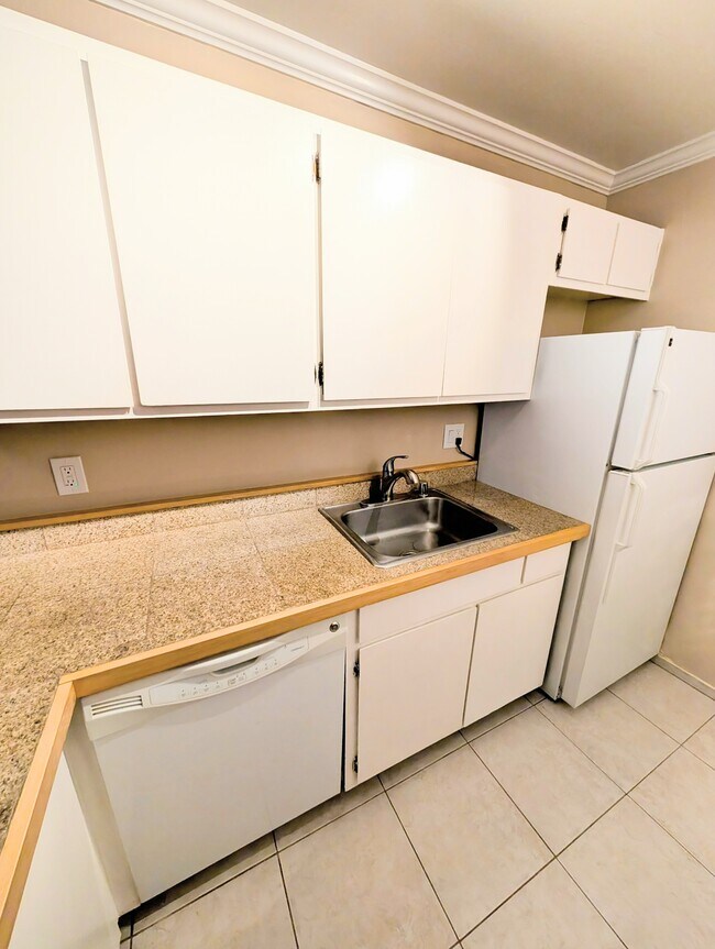 Foto del edificio - 2738 Oak Rd