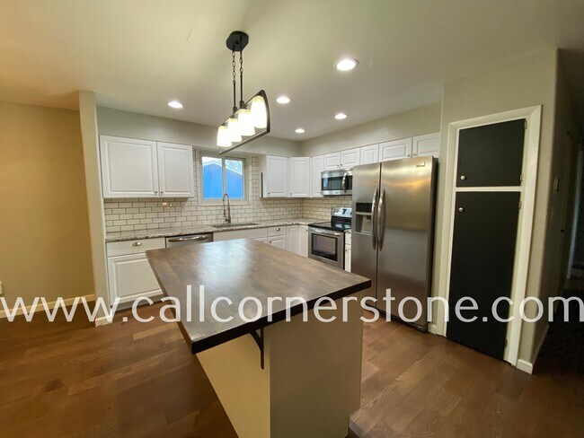 Building Photo - 4230 Arvol Cir