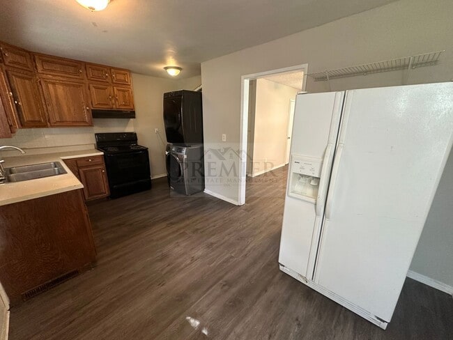 Building Photo - 2709 Highland Dr
