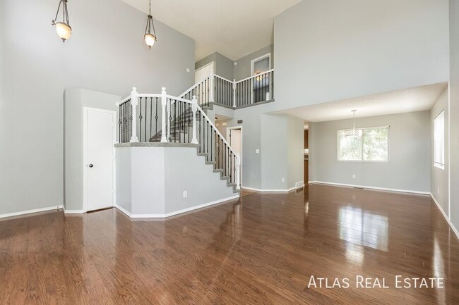Foto del edificio - 8015 Ferncliff Dr