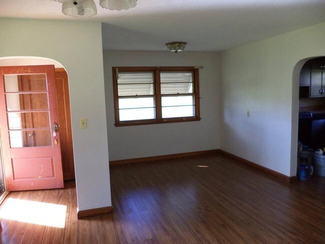 Foto del edificio - 3275 73rd St NW