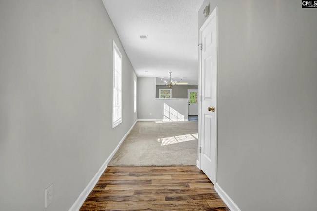 Building Photo - 303 Castle Ridge Dr