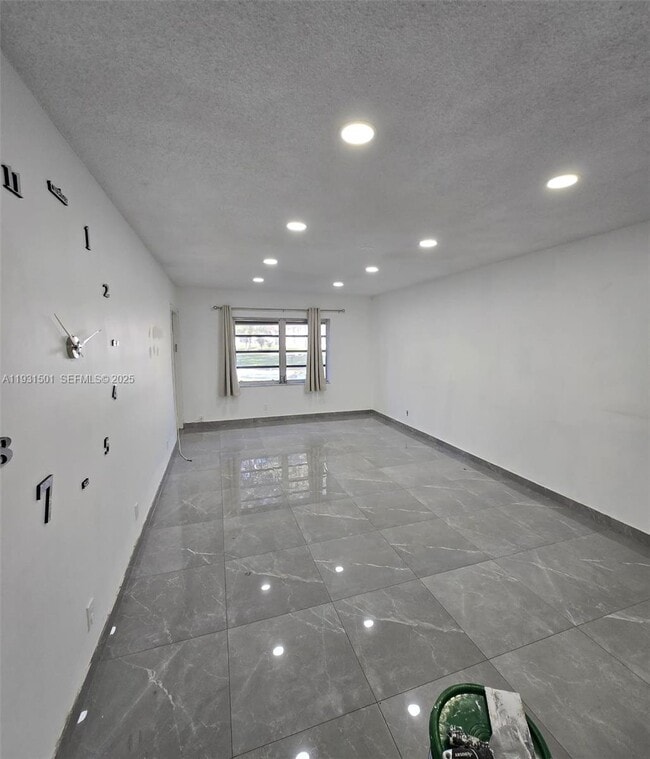 Foto del edificio - 5130 SW 40th Ave