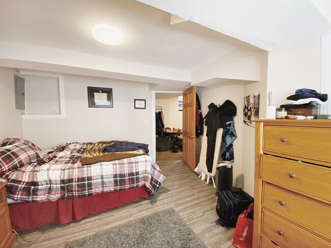 Foto del edificio - 632 Quincy St NE