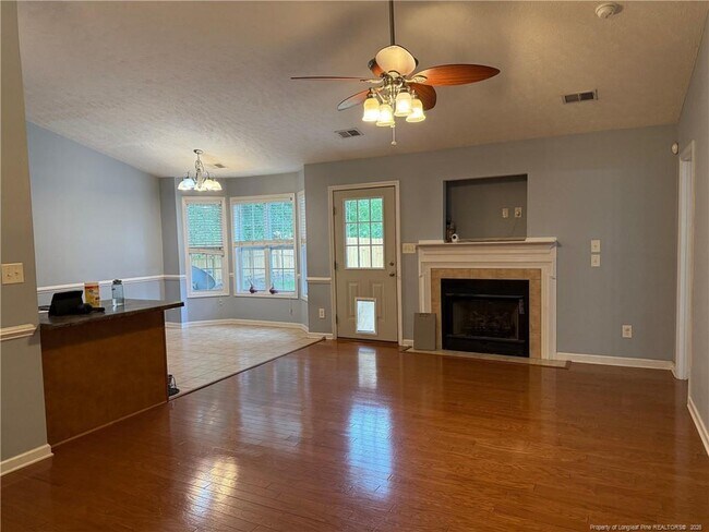 Foto del edificio - 1520 Timberrock Ct