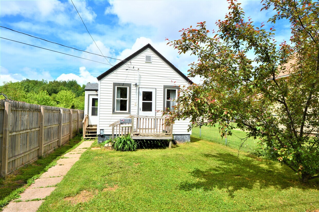 Primary Photo - 309 Mitchell Ave