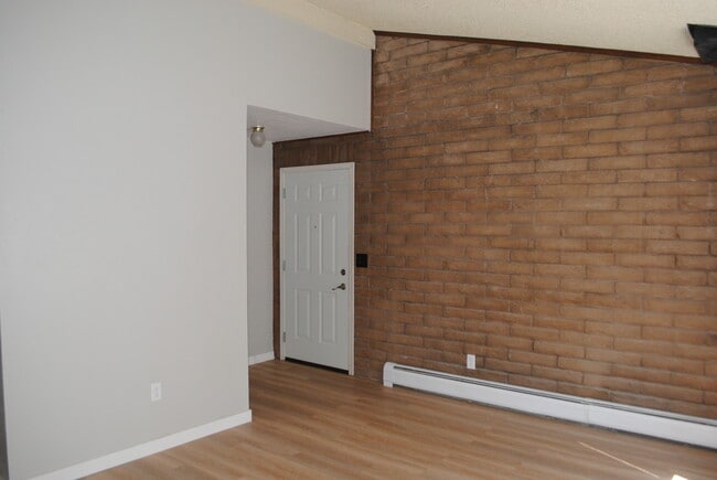 Building Photo - 1105 Santa Clara Ave