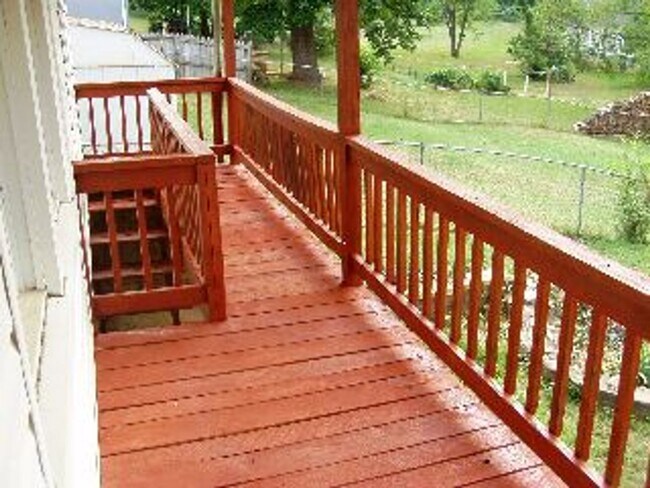 Foto del edificio - One Level House with Back Deck