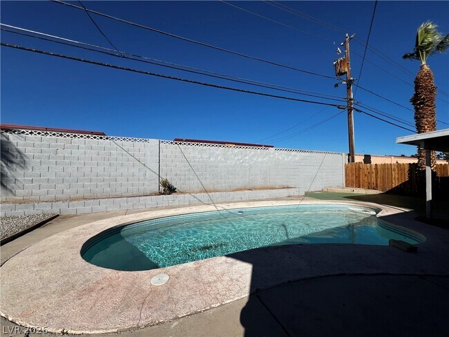 Foto del edificio - 2924 Black Forest Dr