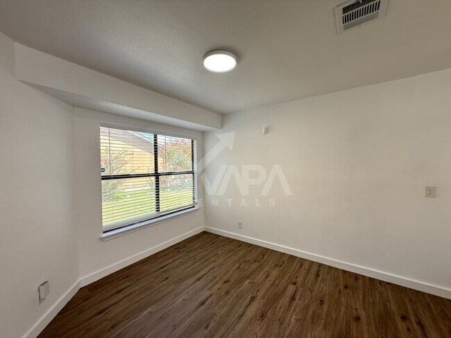 Foto del edificio - 8030 Wayword Trail