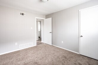 Building Photo - Parkville Place Apartments