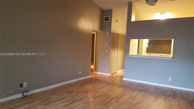 Foto del edificio - 2457 NW 56th Ave