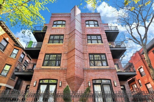 Building Photo - 707 W Barry Ave
