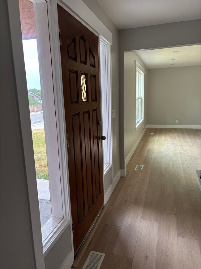 Building Photo - 9185 S Quail Hollow Dr