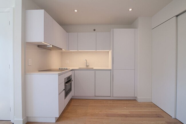 Photo du bâtiment - 25 Av des Pins O