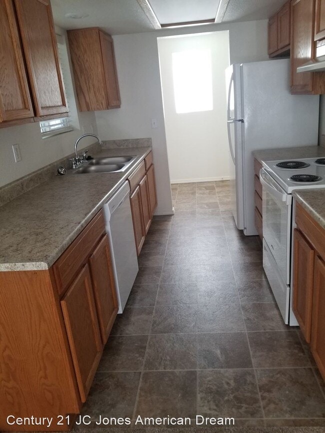 Building Photo - 2 br, 2 bath House - 3044 Sunburst Drive
