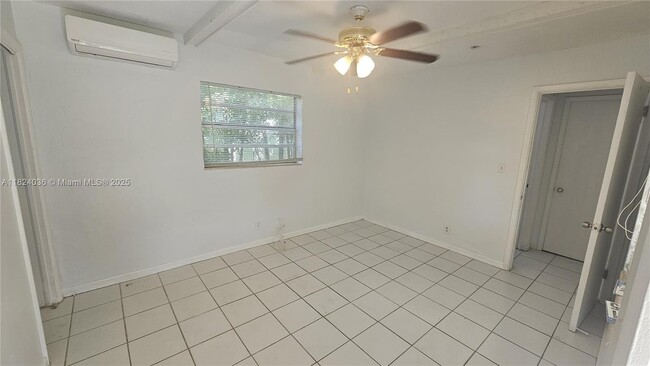 Foto del edificio - 808 NE 10th St