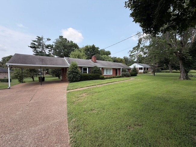 2 bedroom, 1 bath home near Harding Place - 2 bedroom, 1 bath home near Harding Place