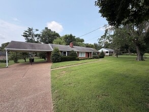 Building Photo - 4953 Stillwood Dr