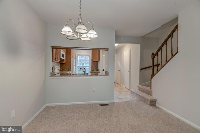 Building Photo - 2440 S Walter Reed Dr