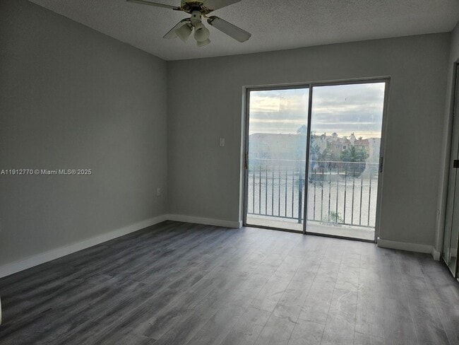 Foto del edificio - 6410 SW 130th Ave