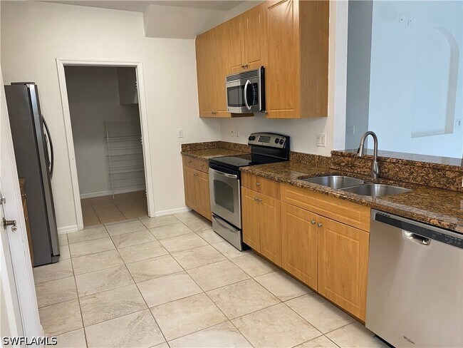 Foto del edificio - 15270 Summit Pl Cir
