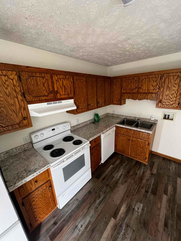 Building Photo - 320 Samantha Cove