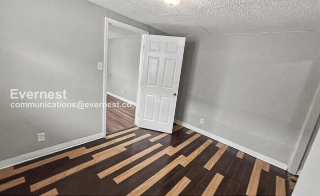 Foto del edificio - 1924 Blackford St