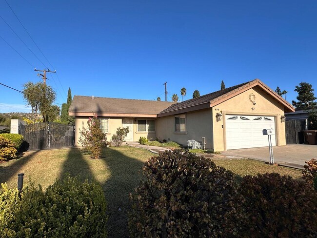 Building Photo - 958 Vanderwell Ave
