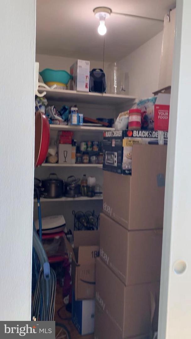 Foto del edificio - 604 S Washington Square