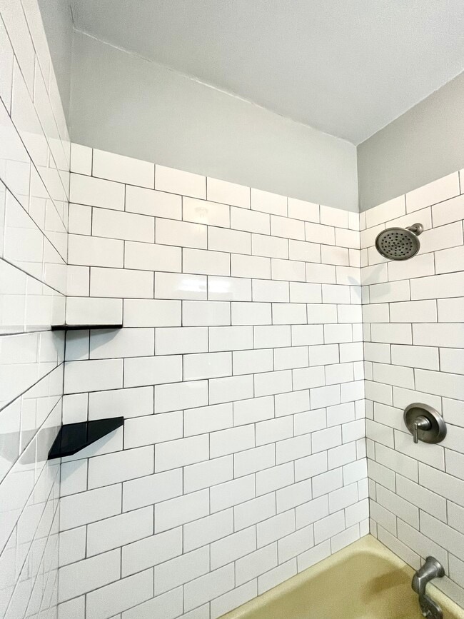 Building Photo - 173 Bluff Ave