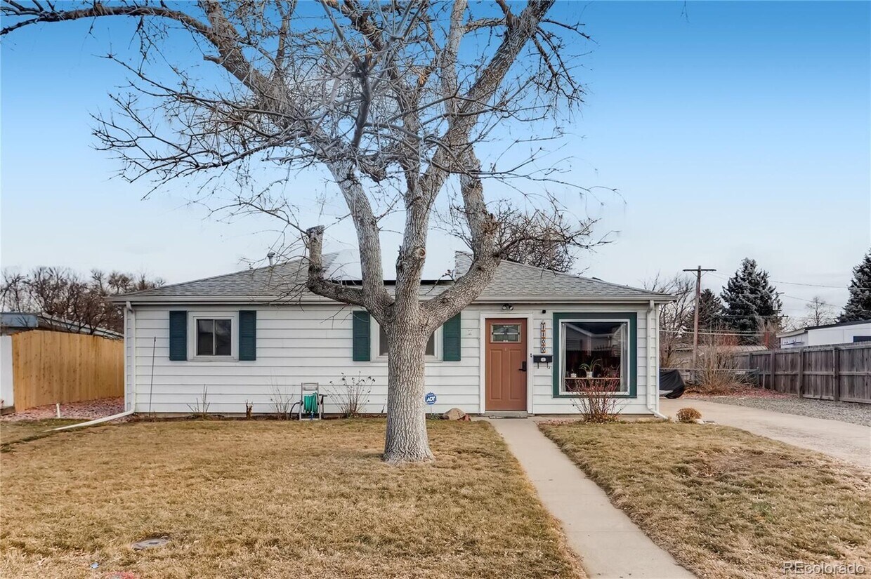 Foto principal - 1100 Yost St