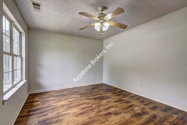 Building Photo - 8201 Spillers Dr SW