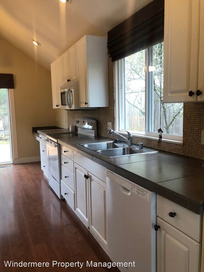 Building Photo - 3 br, 2.5 bath House - 2135 Miss Ellis Loop