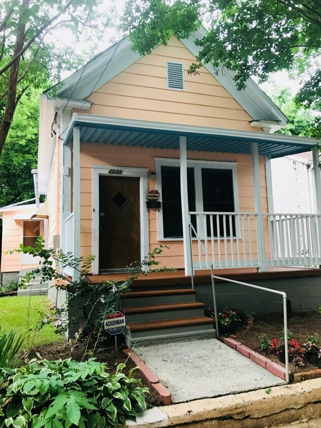 Primary Photo - 1032 Curran St NW