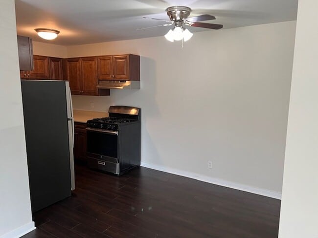 Building Photo - 1500 Light Road