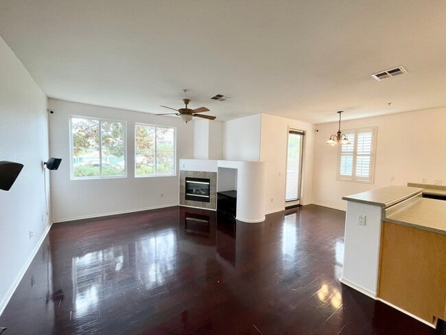 Building Photo - 3 Bedroom 3 Bath Condo Aurora Del Sol