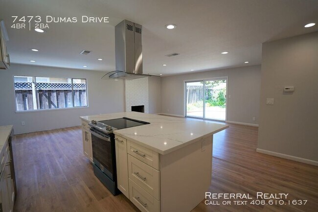 Foto del edificio - 7473 Dumas Dr