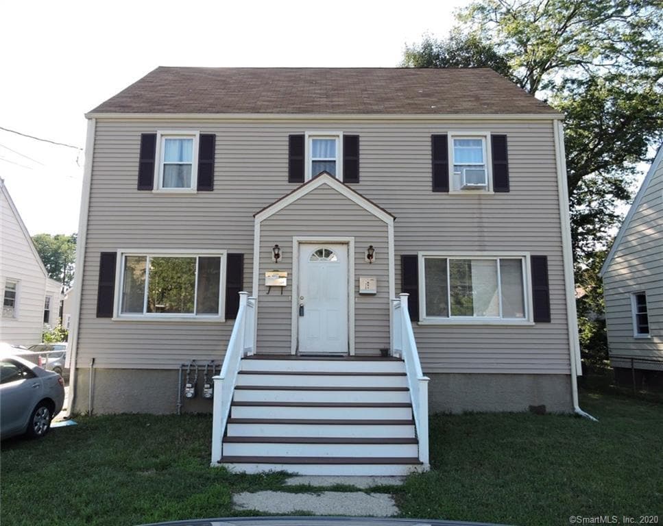 126 Dover St, Stratford, CT 06615 Room for Rent in Stratford, CT