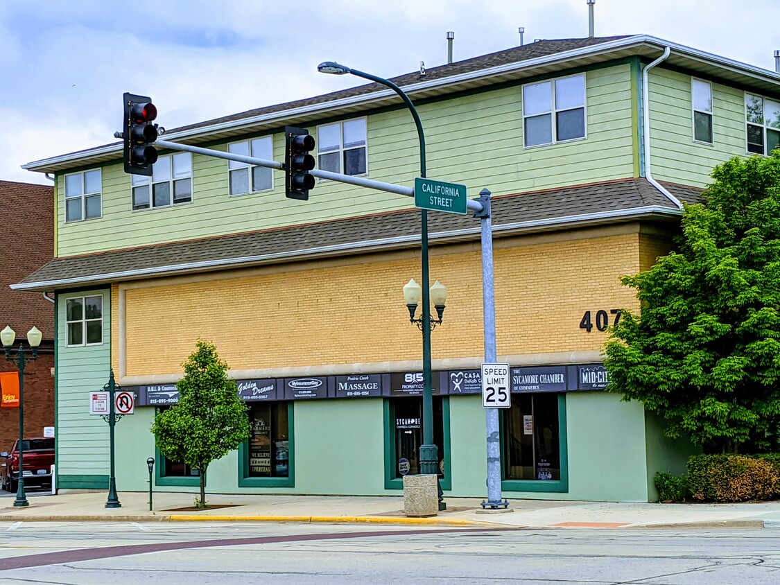 Primary Photo - 407 W State St