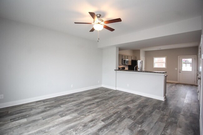 Foto del edificio - 2025 Willow Dr