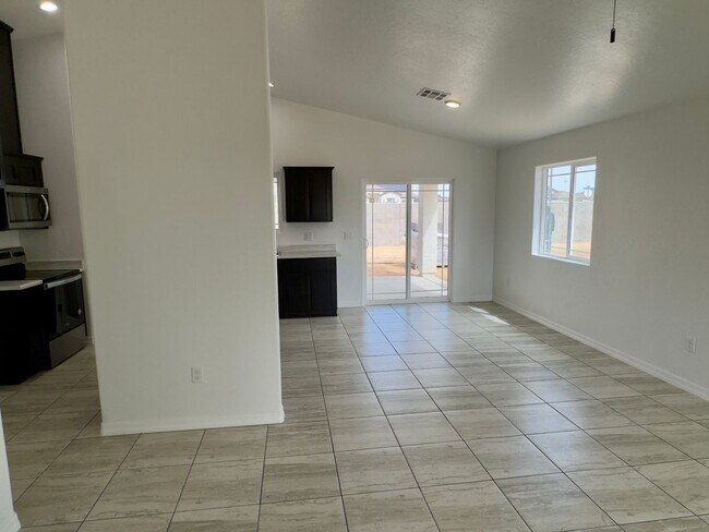 Building Photo - Brand New 3 bedroom home with 2 car garage