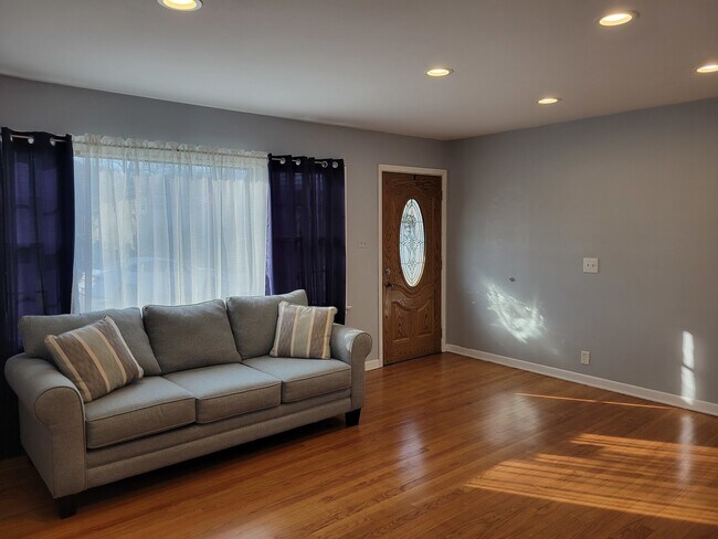 Building Photo - 9037 S 51st Ave