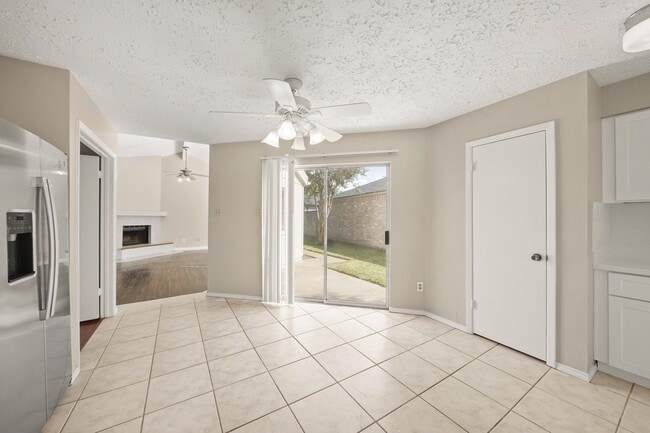 Building Photo - 16107 Grassy Creek Dr