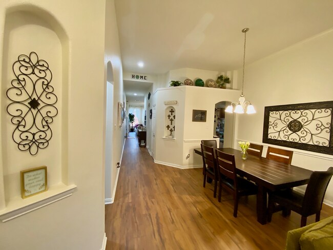 Foto del edificio - 4405 Vista Glen Ct