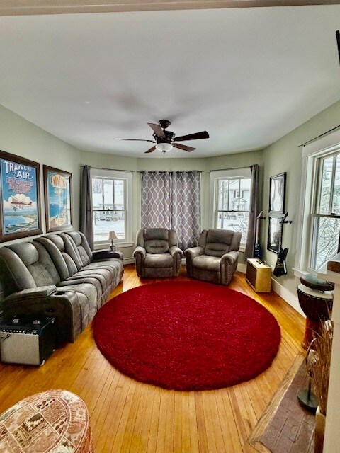 Foto del edificio - 10 Pine Point Rd